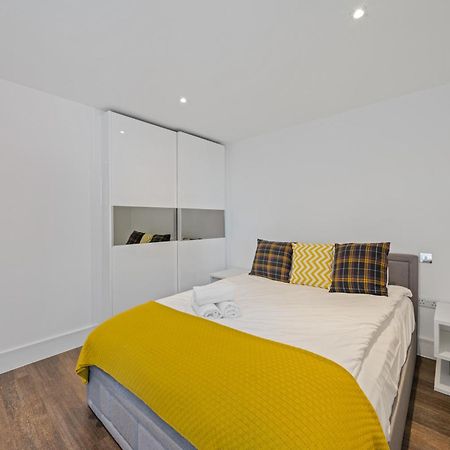 Riverside 1Br With Easy Transport 20Min To City Centre Лондон Екстер'єр фото
