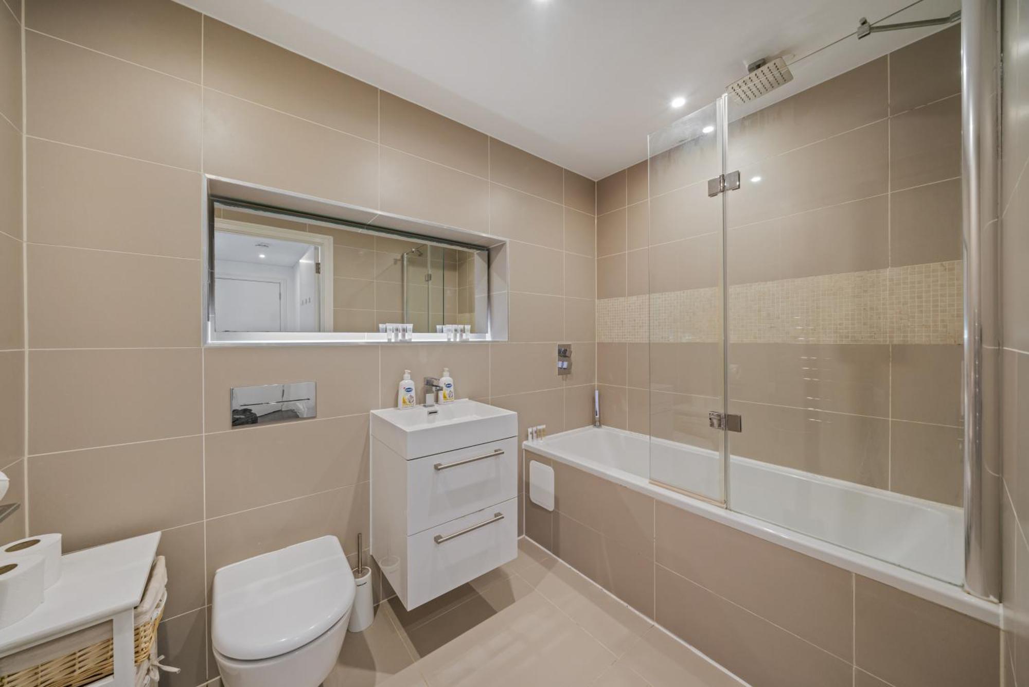 Riverside 1Br With Easy Transport 20Min To City Centre Лондон Екстер'єр фото