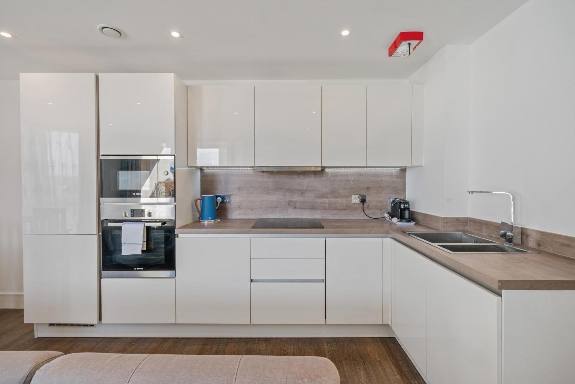 Riverside 1Br With Easy Transport 20Min To City Centre Лондон Екстер'єр фото
